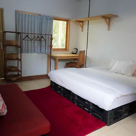 Хостел Lotide Surf Camps Lombok Kuta  Екстер'єр фото